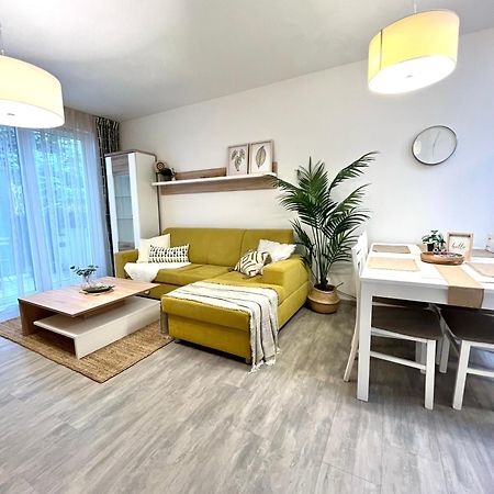The Elite Suite Downtown 2- Bedroom Apt Ac & Garage Parking Pressburg Exterior foto